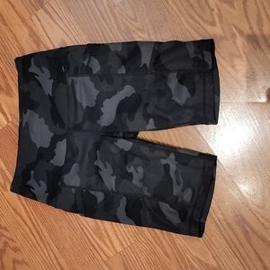 Yogalicious lux shorts size xs‎ camo
